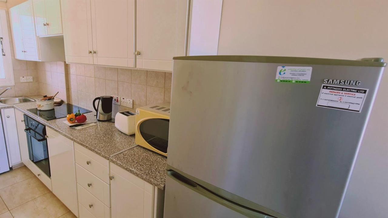 Stay Sunshine Apartment Paralímni Eksteriør bilde