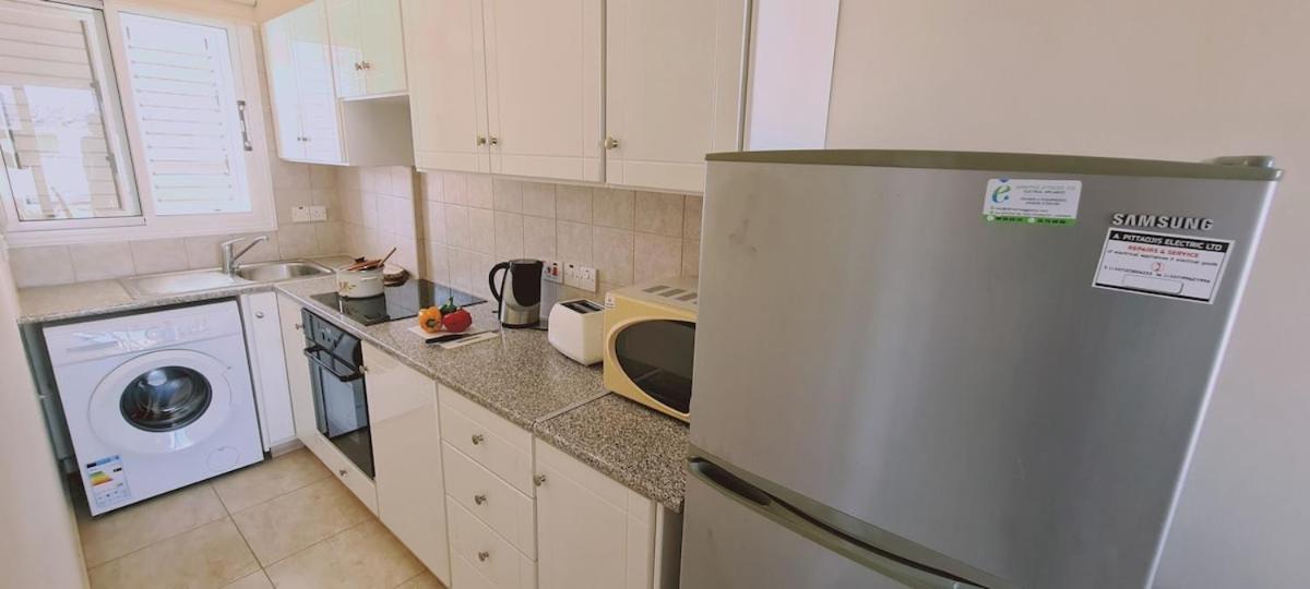 Stay Sunshine Apartment Paralímni Eksteriør bilde